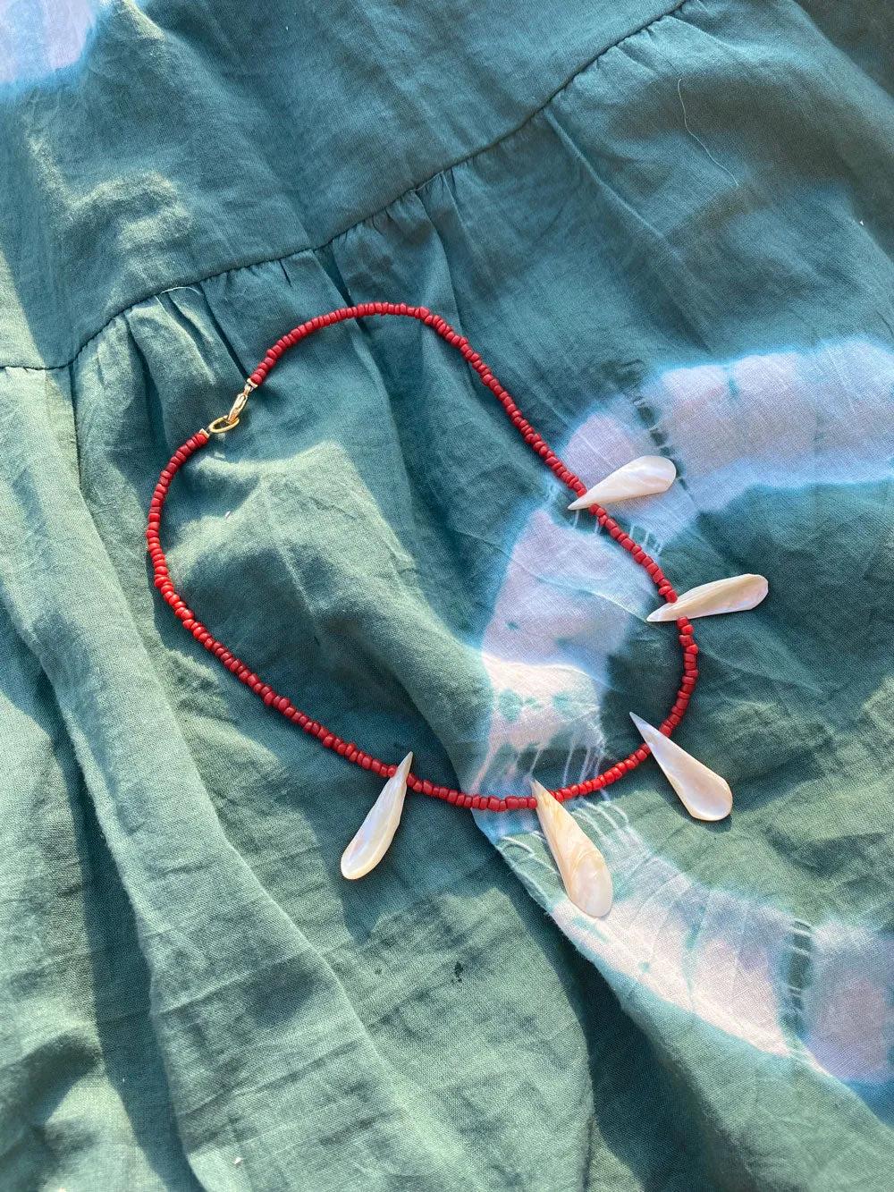 Collar Coral Tears